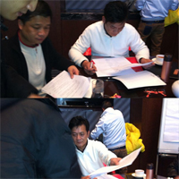 黄日华代言佛山电动门签约现场